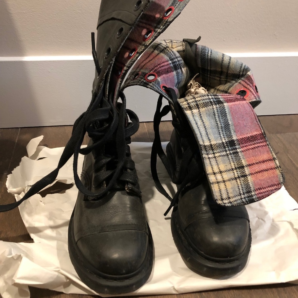 Women’s Dr. Martens Triumph 1914 Boots - Size 39